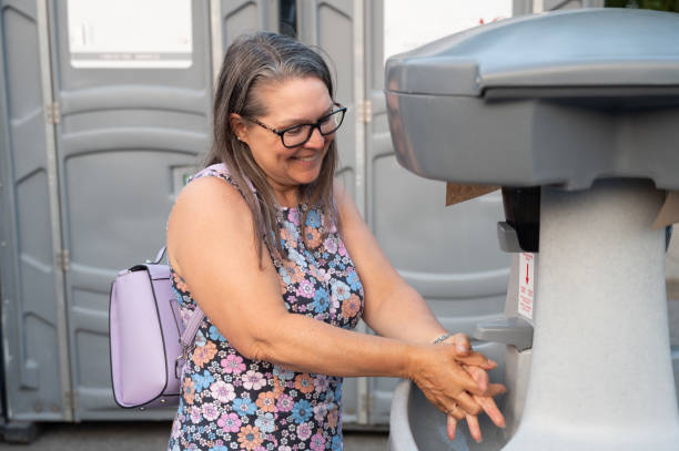 Portable Toilet Options We Offer in Maypearl, TX